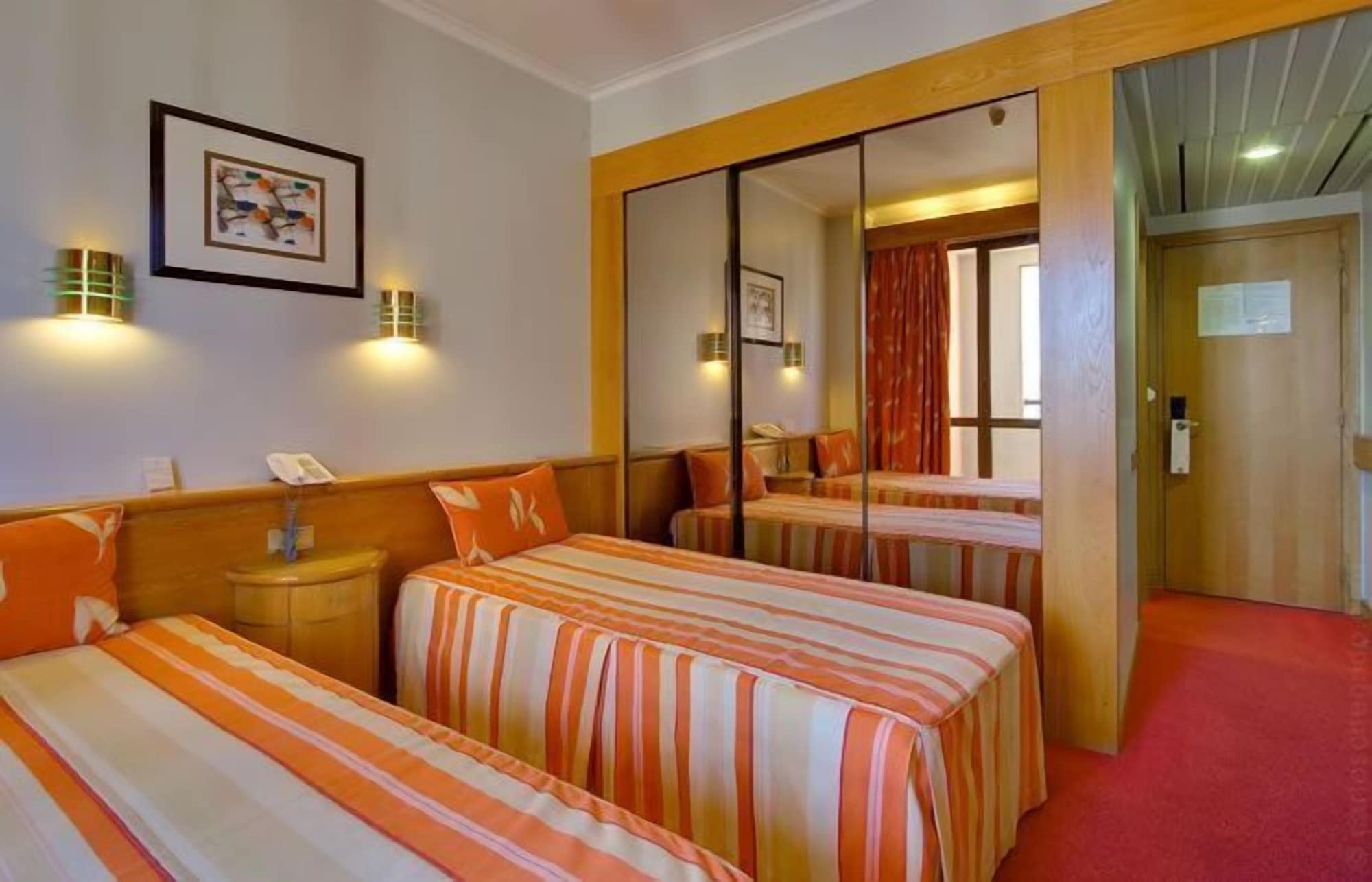 STANDARD, TWIN BEDS