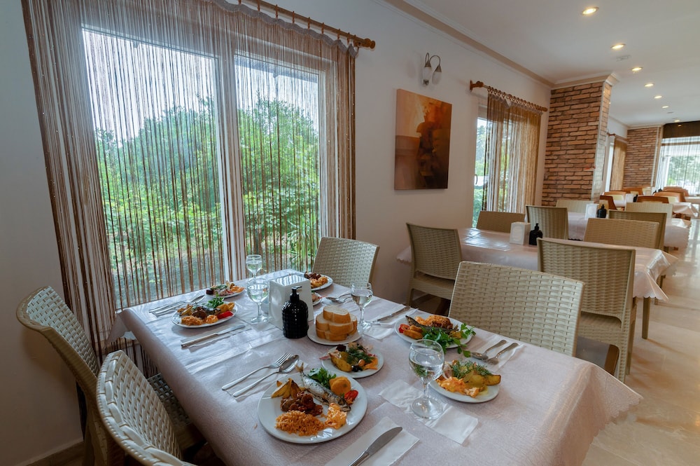 Grand Hotel Derin 23/50