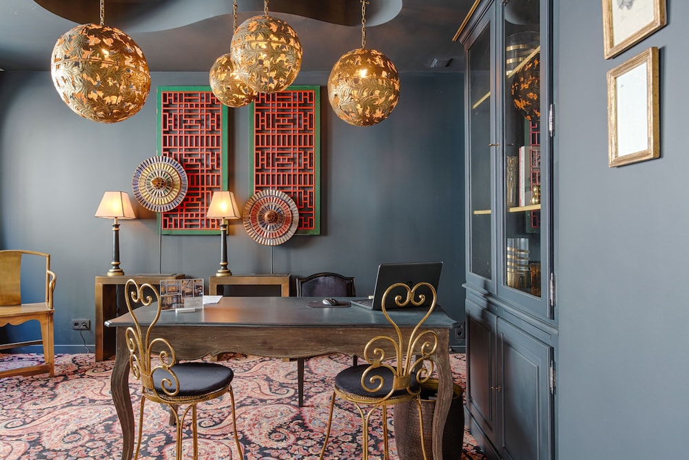 NEW Hotel Republique 40/52