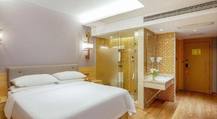 Vienna Hotel (Xiamen Airport, Jiangtou Metro Station) 26/51