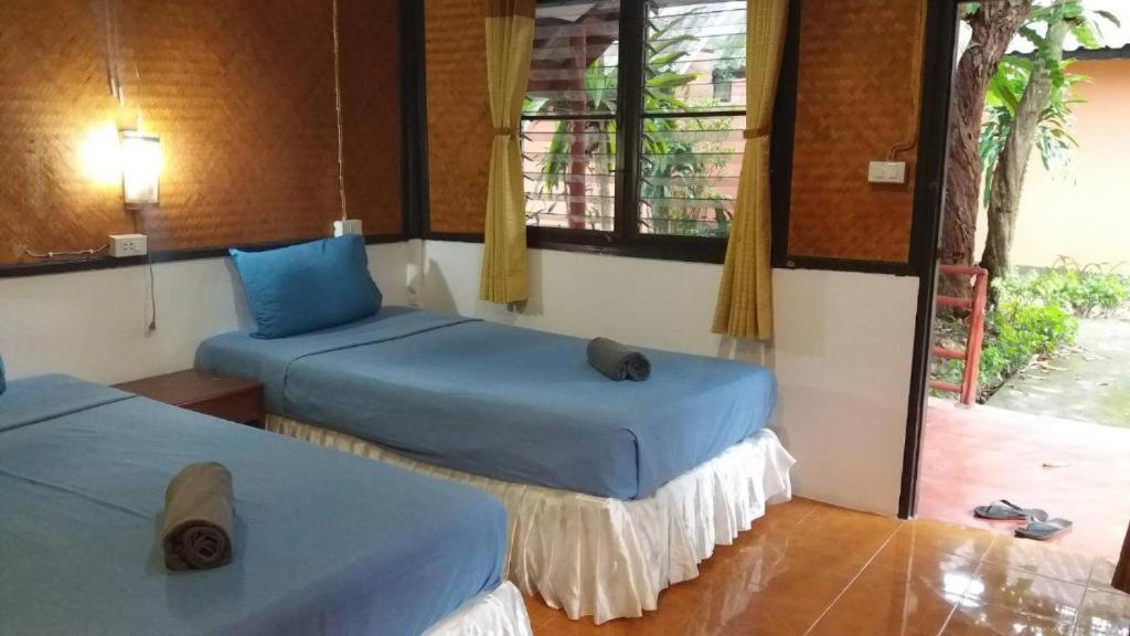 Lanta Long Beach Hostel 15/50