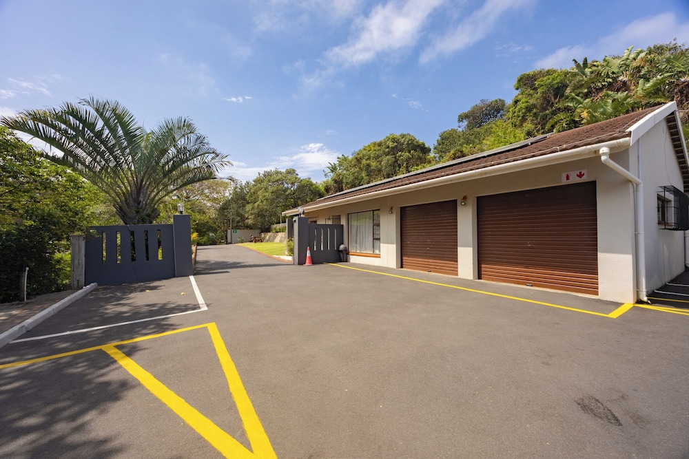 Beachcomber Bay Guest House 40/50