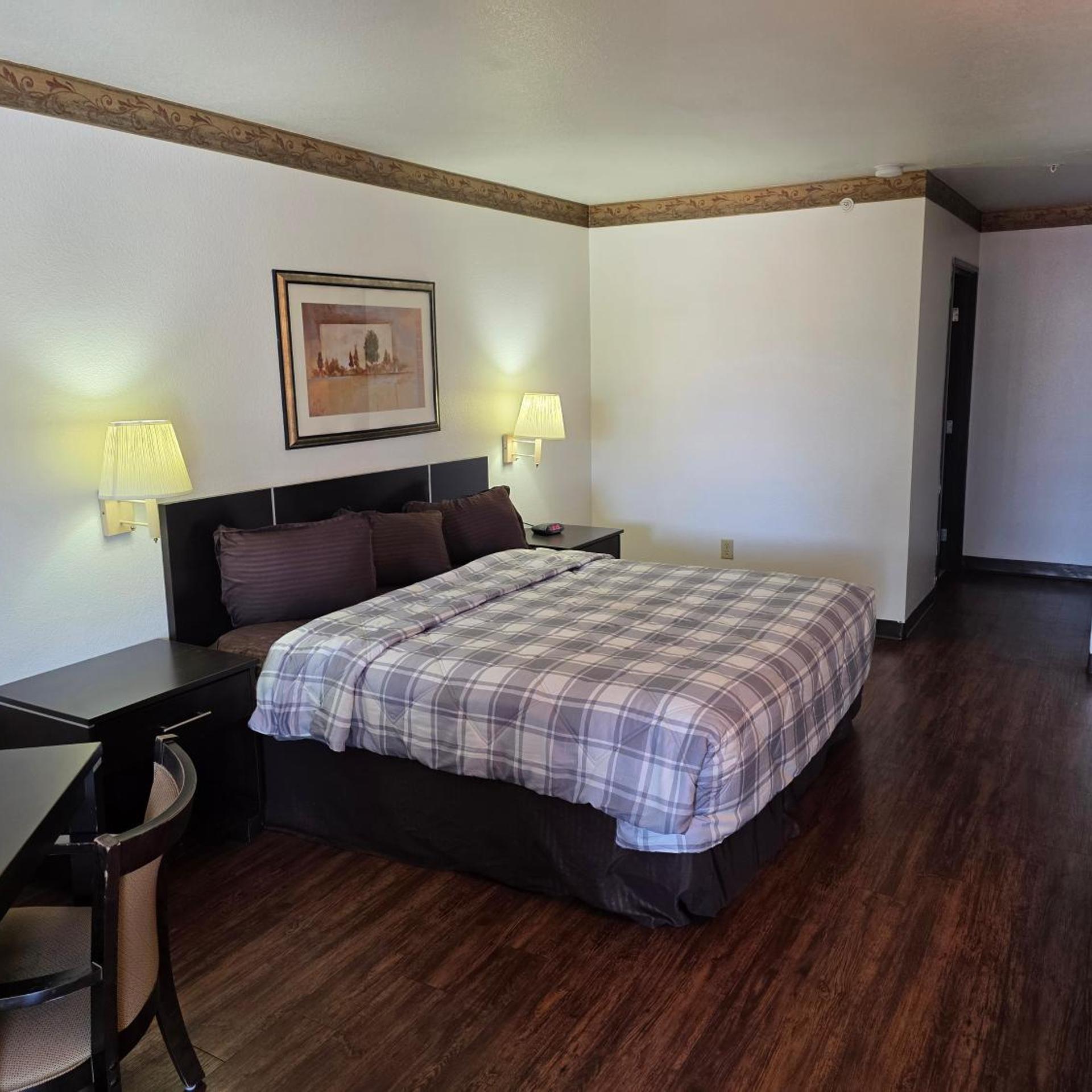 American Inn & Suites 2/7