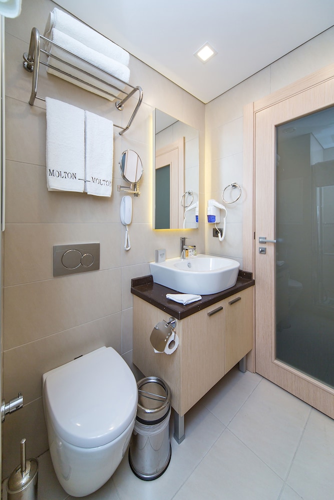 Molton Monapart Mecidiyekoy 24/58