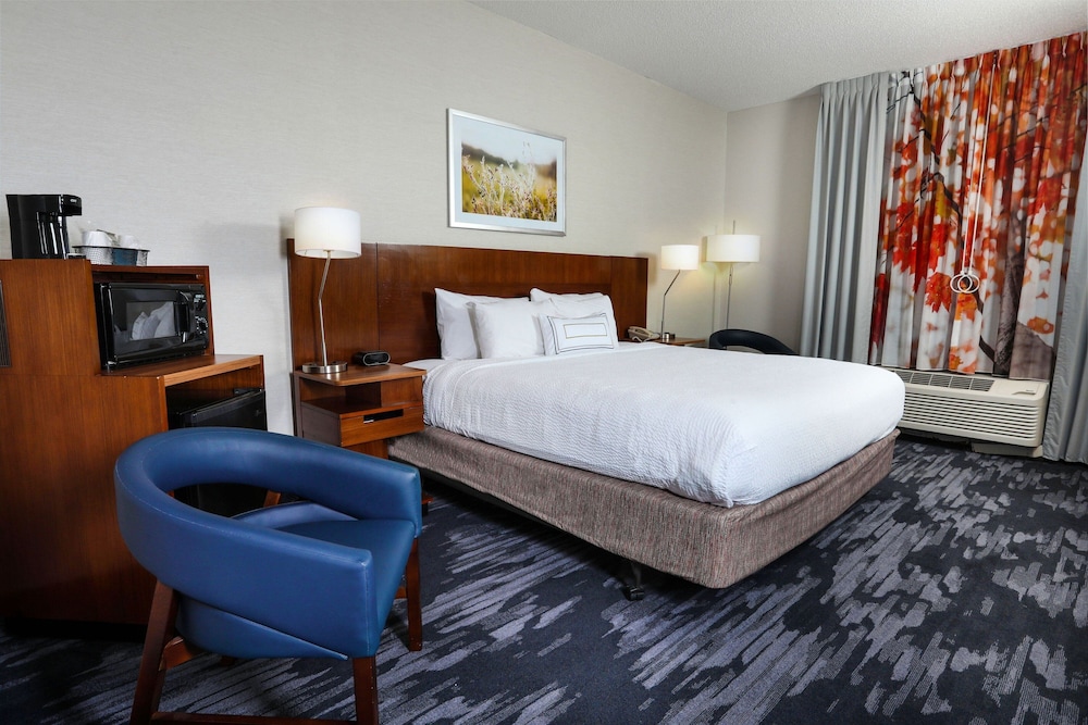 ROOM, KING BED, ACCESSIBLE