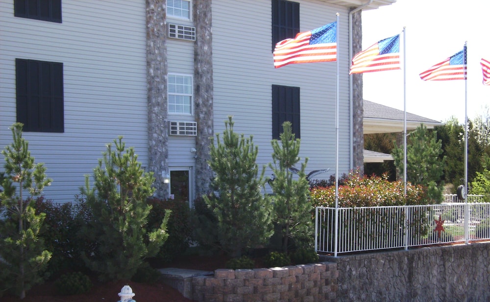 All American Inn and Suites photo5