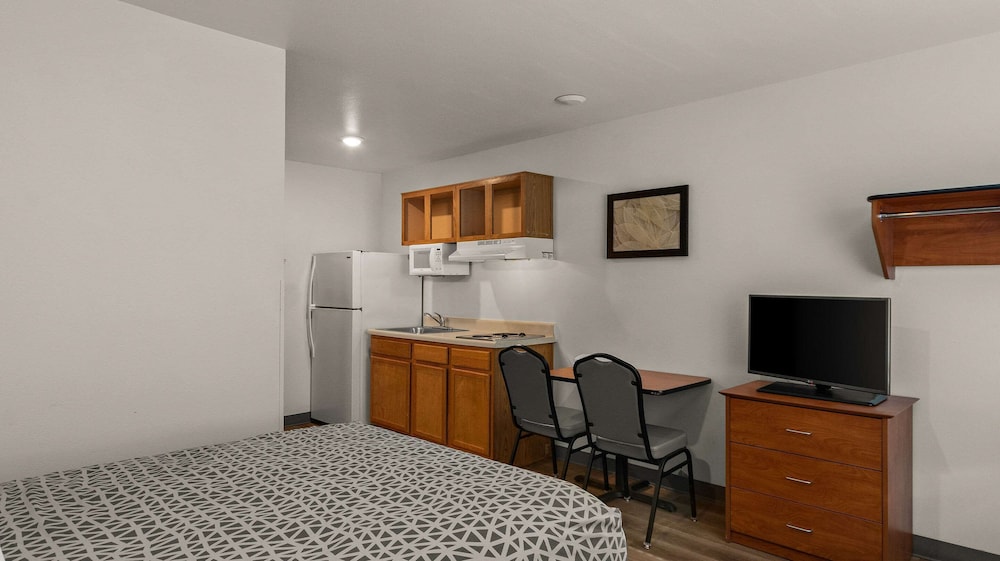 WoodSpring Suites Evansville East 12/21