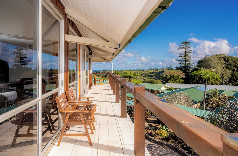 South Pacific Resort Hotel 16/50