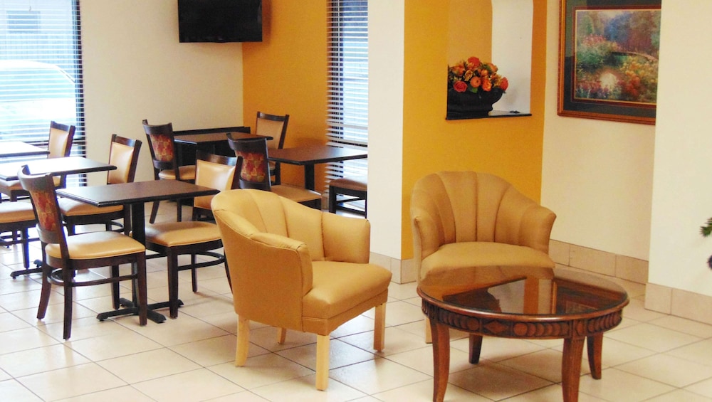 Hotel Brewton 43/49