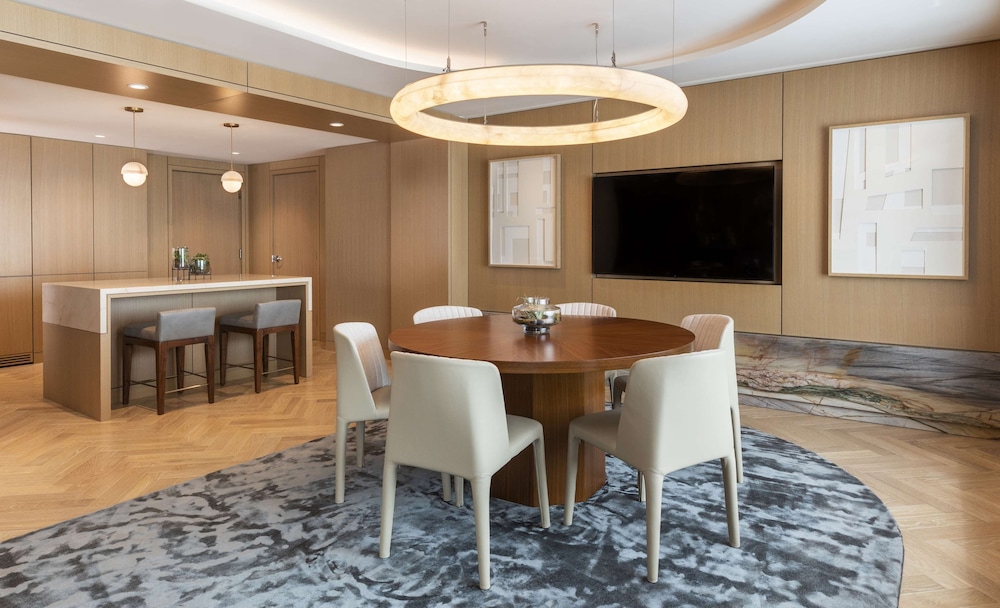 Park Hyatt Chicago 83/91