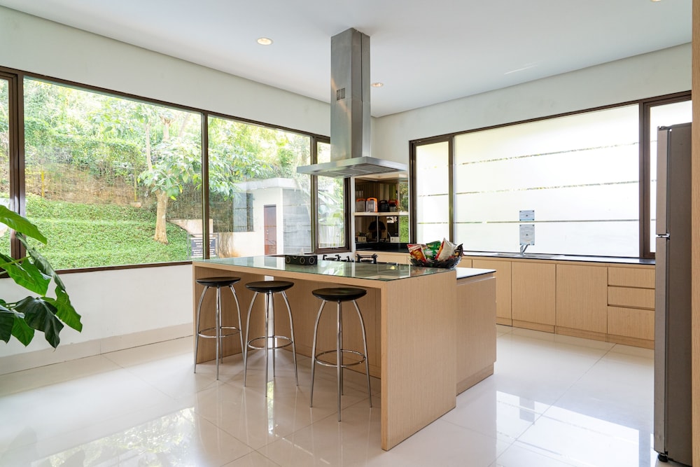 Permai Villa Dago with Pool 8/50