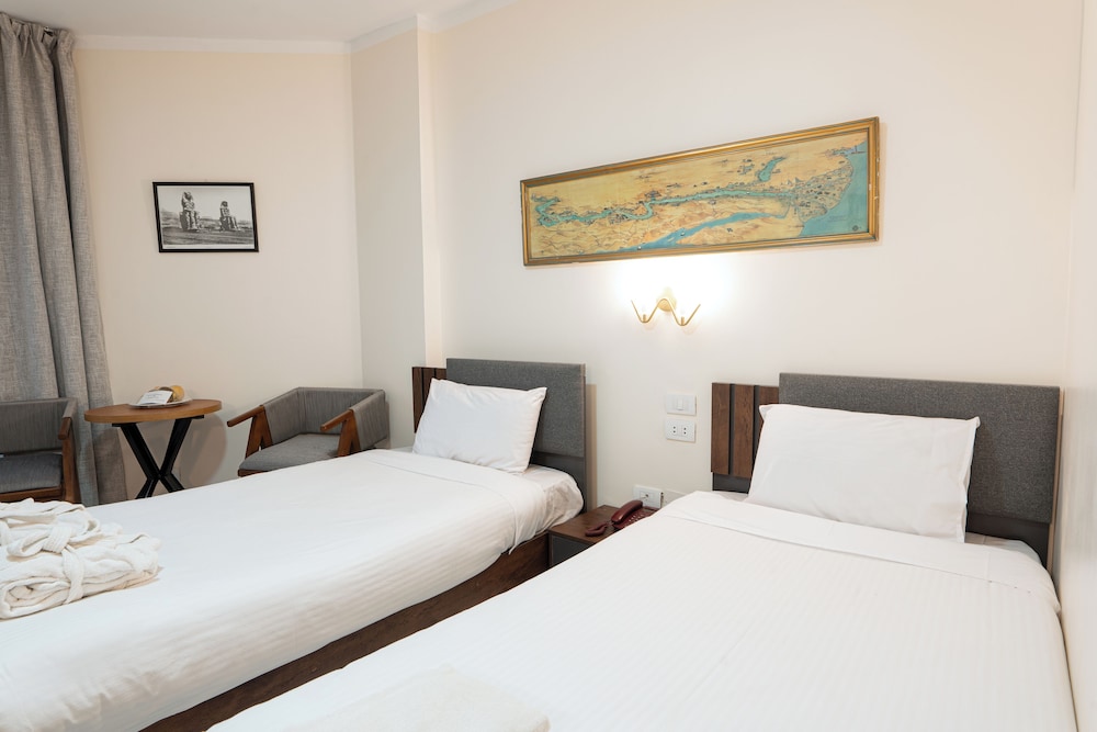 Gaddis Hotel Suites and Apartments 16/75
