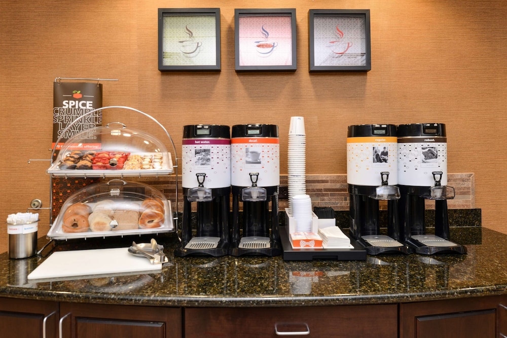 Hampton Inn & Suites Casper 31/34