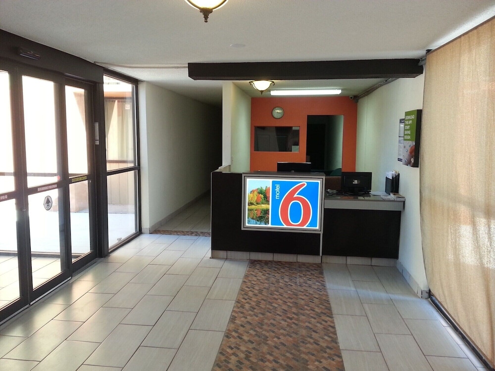 Motel6 Jackson, TN 8/54