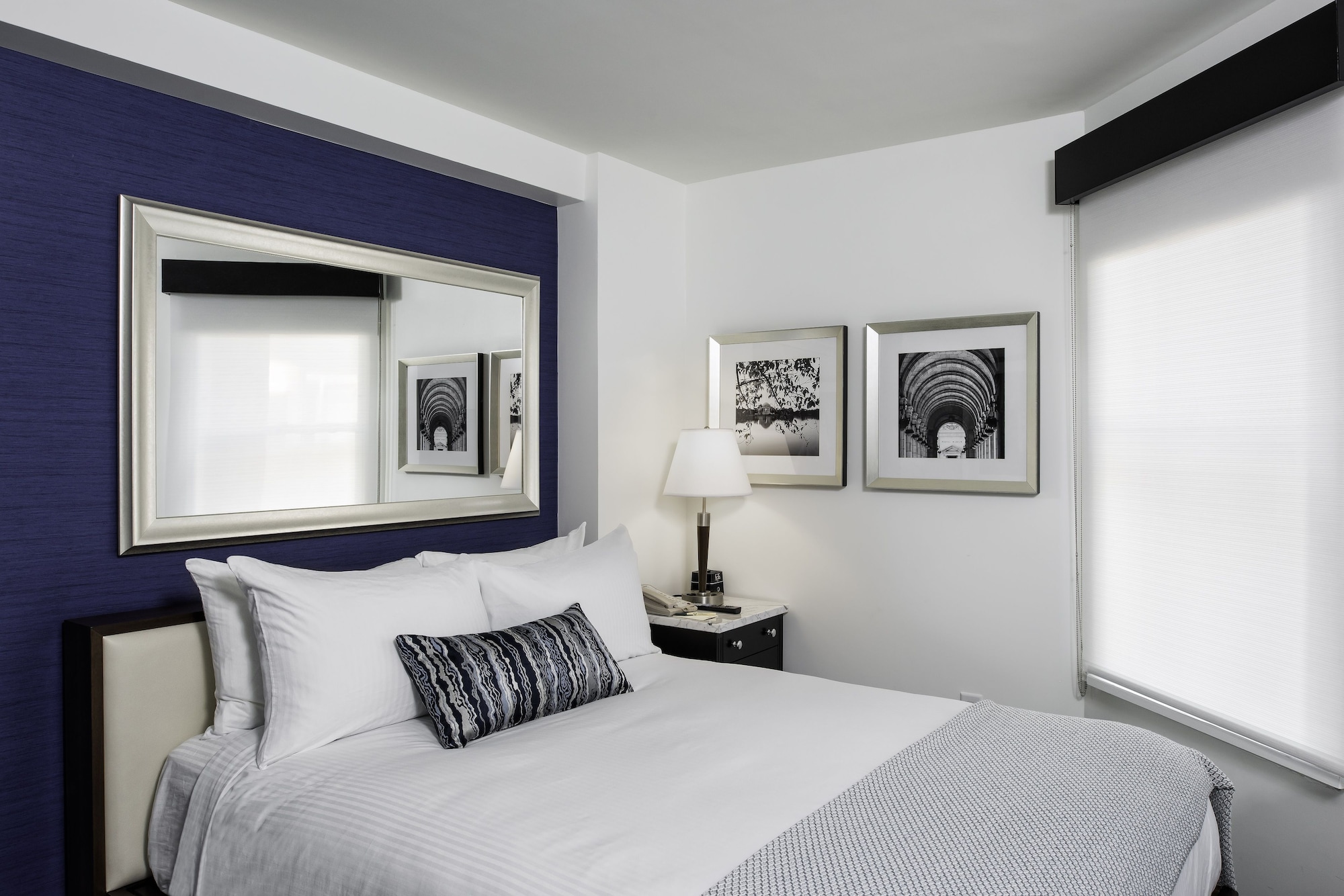 STANDARD, QUEEN BED