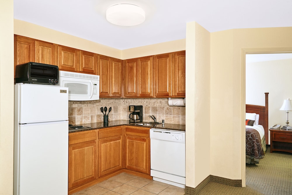 Staybridge Suites Milwaukee Airport South 7/53