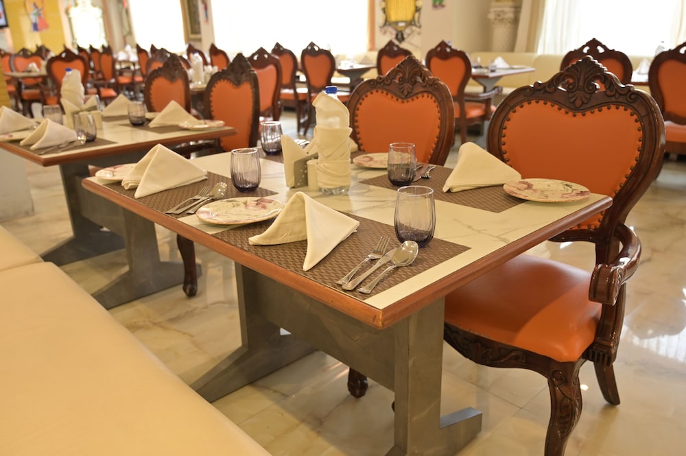 Hk Clarks Inn Amritsar 11/25