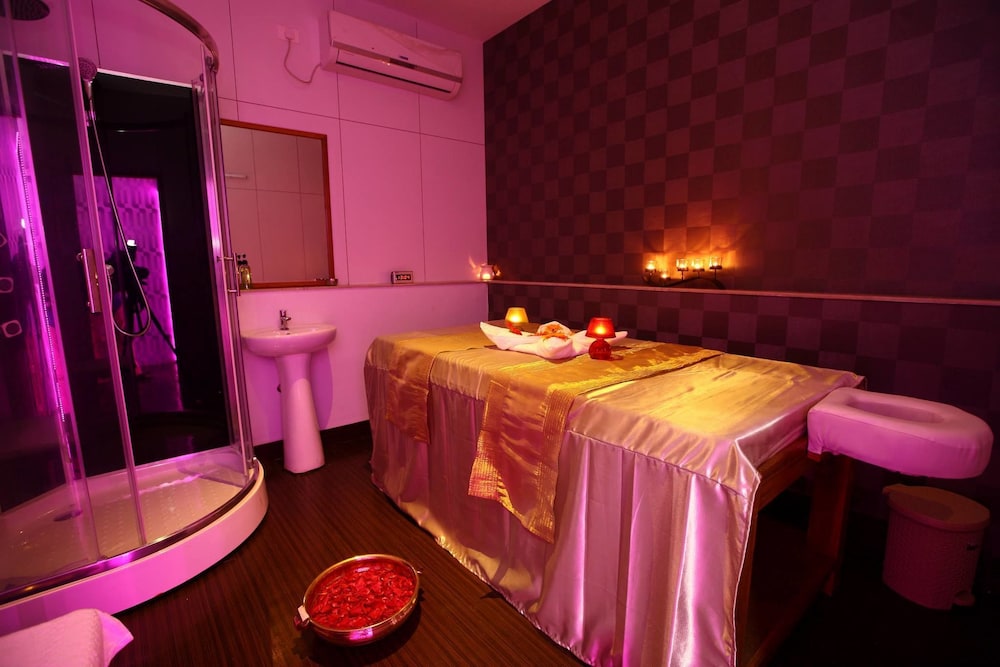 HOTEL RAJ PARK(FORMELY -RAMADA RAJ PARK INN) 23/63