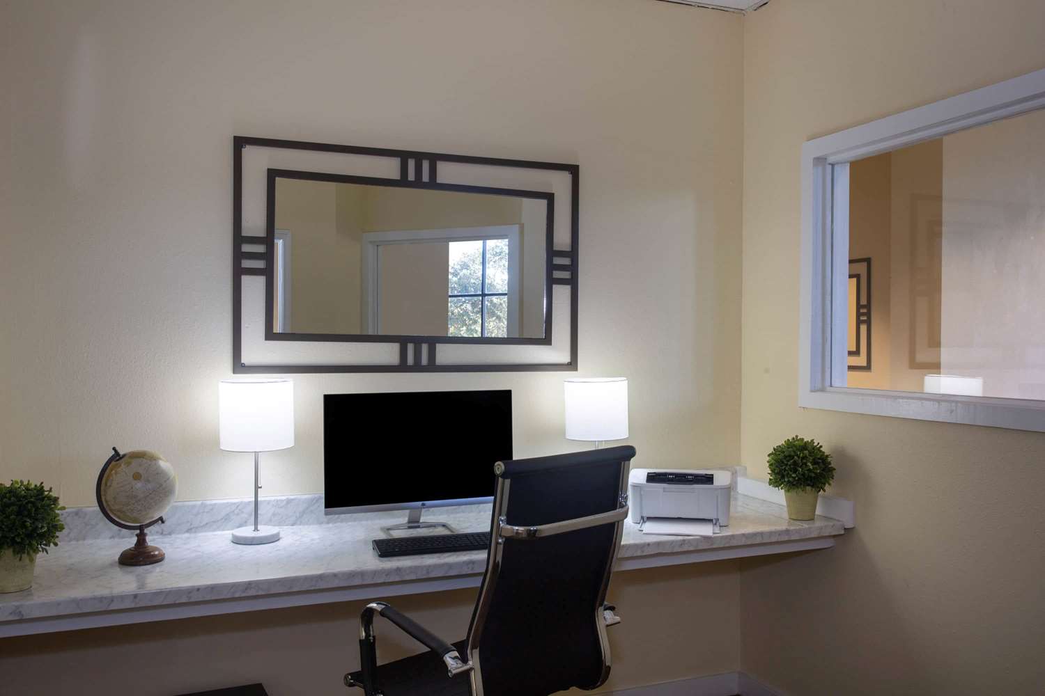 Days Inn Suites Tallahassee Conference Center I 10 Hotel 48/57