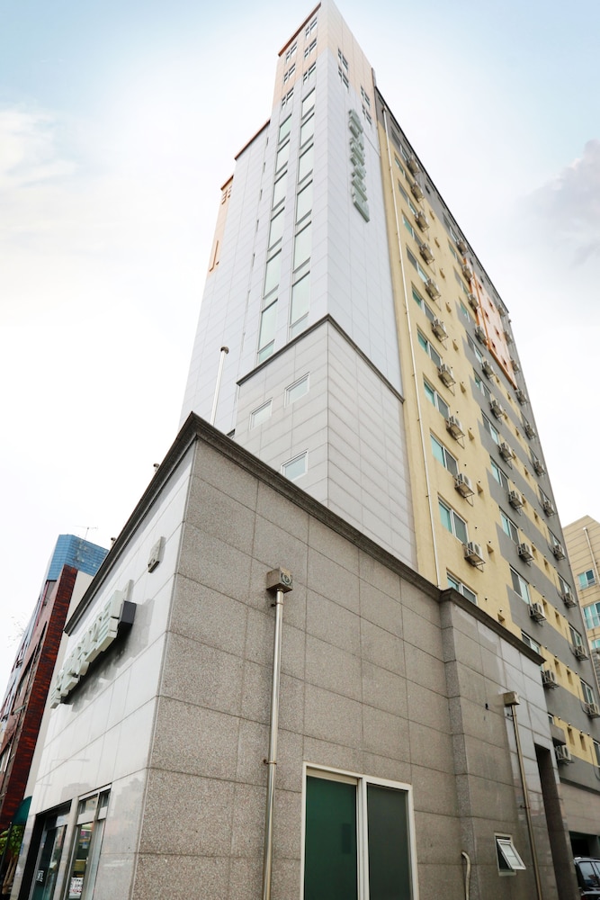 Olle Tourist Hotel 10/40