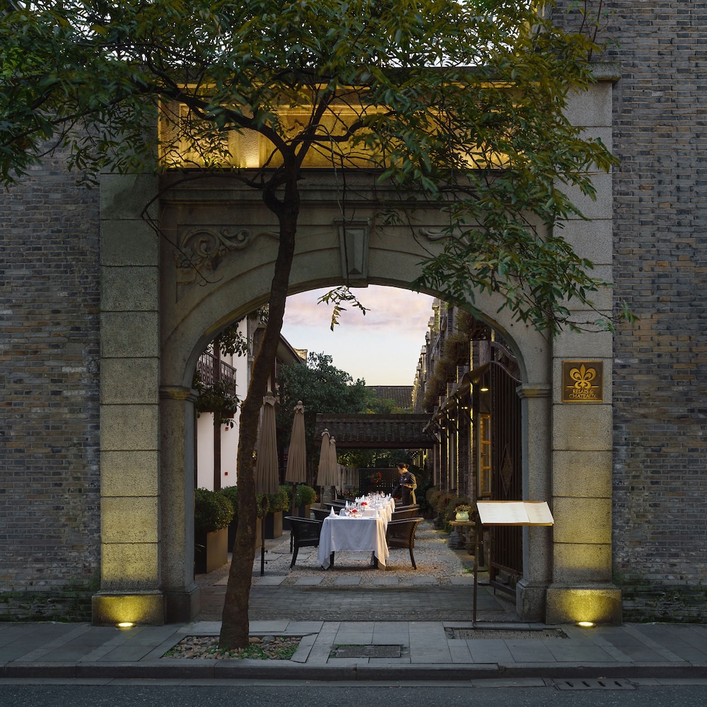 Chaptel Hotel 60/65