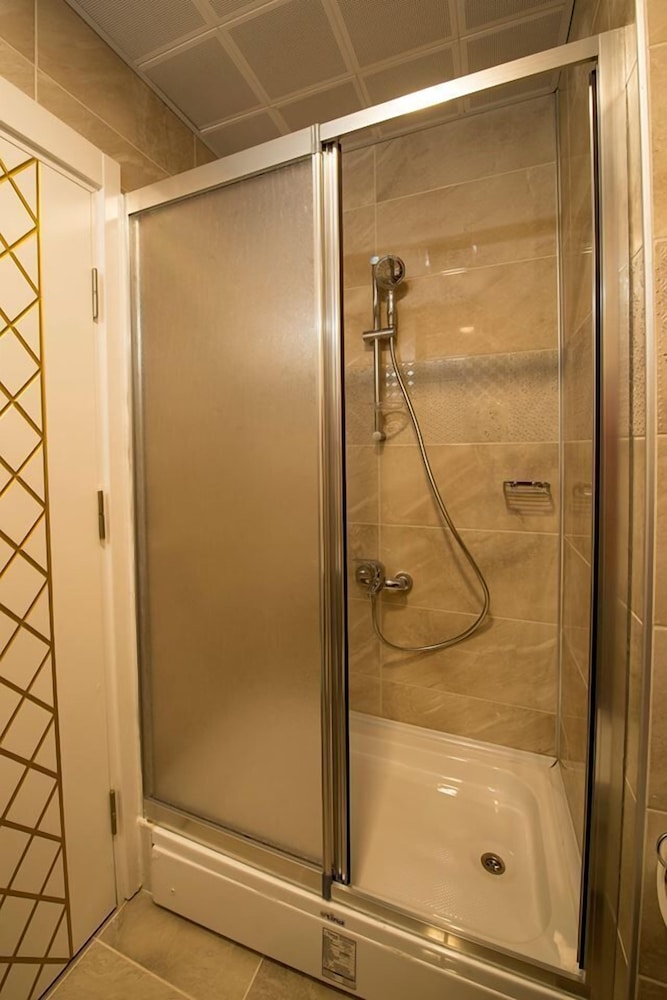 Kars-i Sirin Hotel 12/19