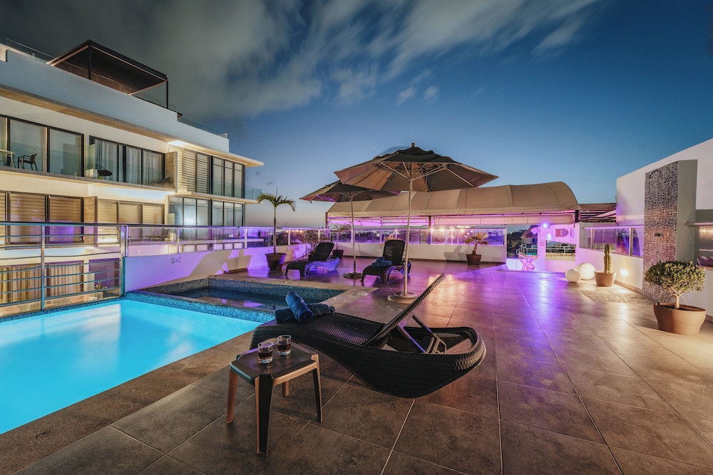 Soho Playa Hotel 58/64