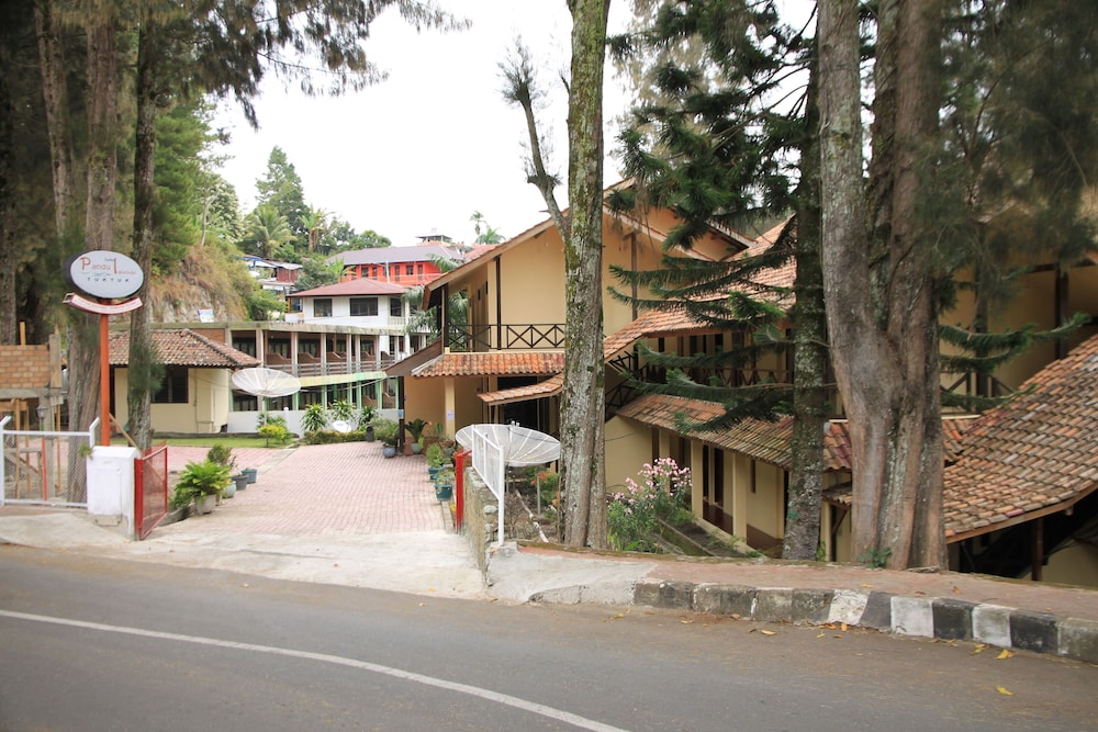 Pandu Lakeside Hotel Tuktuk 3/51