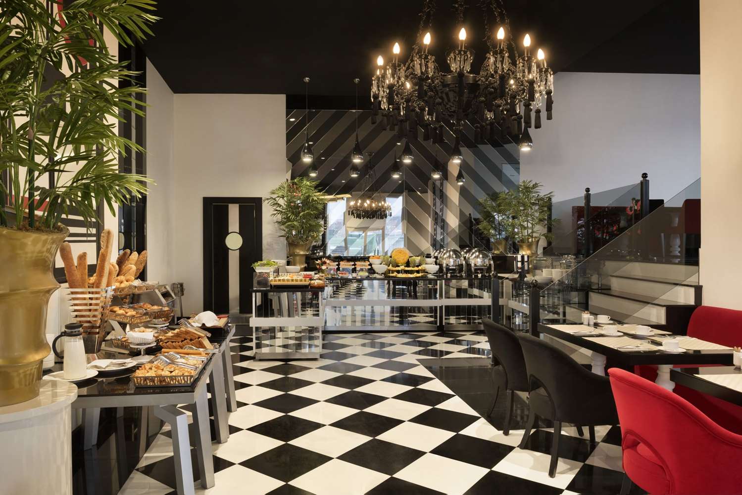Ramada Hotel & Suites by Wyndham Istanbul Sisli 32/51
