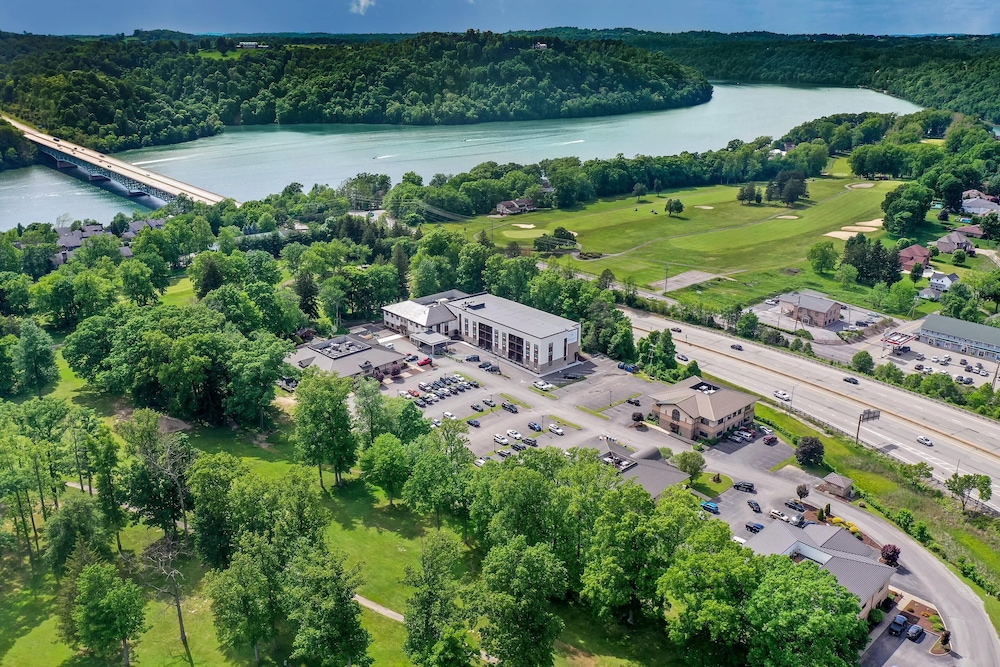 The Cranberry Ascend Hotel Collection 61/65
