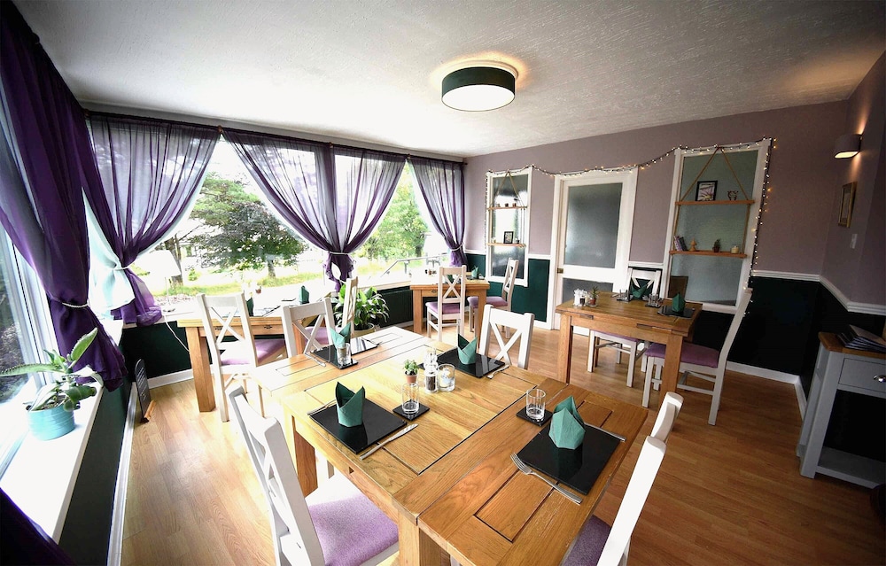 Atholl House Hotel 38/50