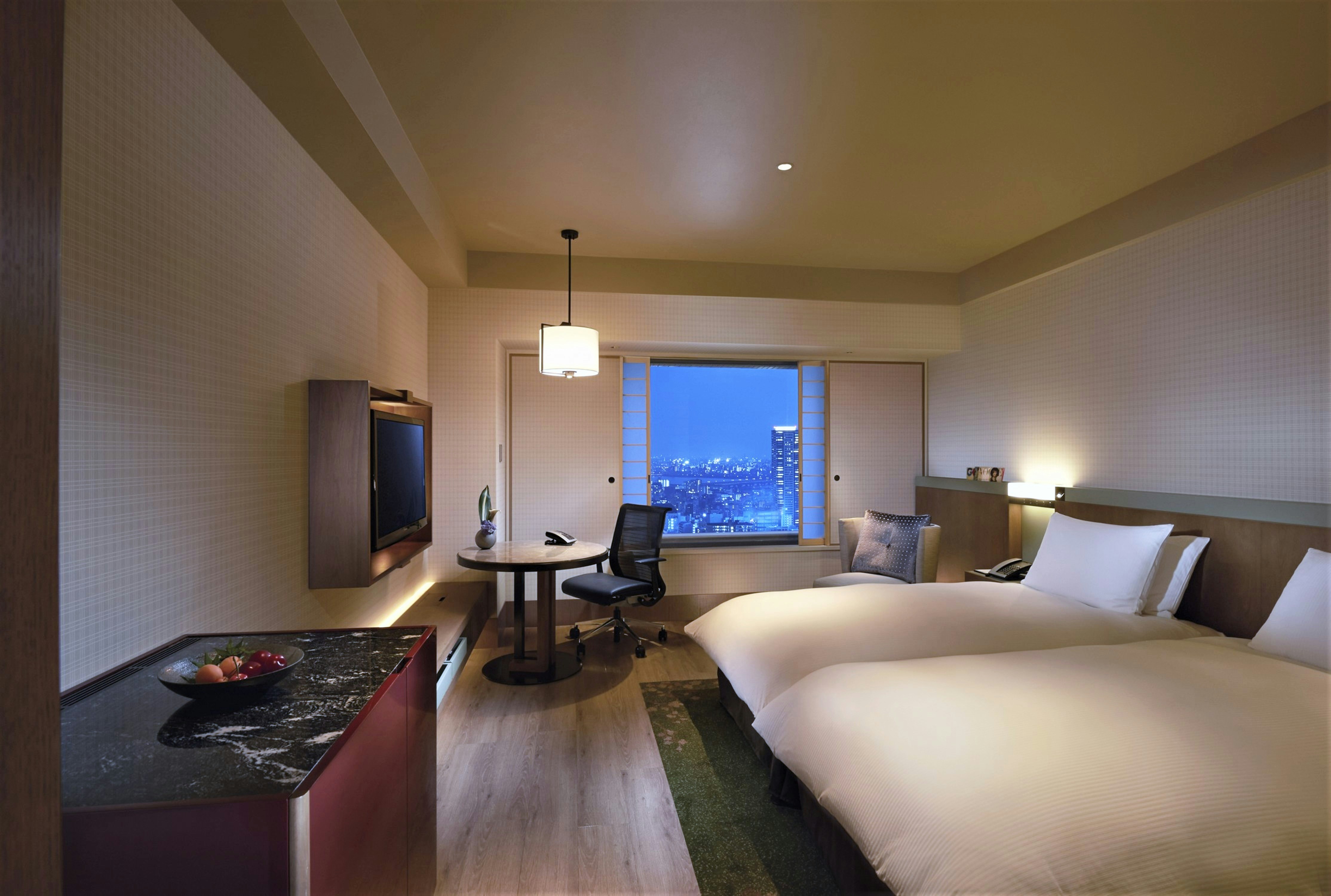 EXECUTIVE, TWIN BEDS