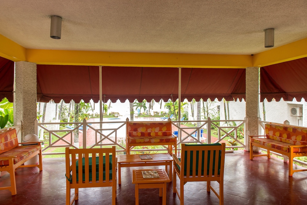 Tropical Beach Suite 9/18