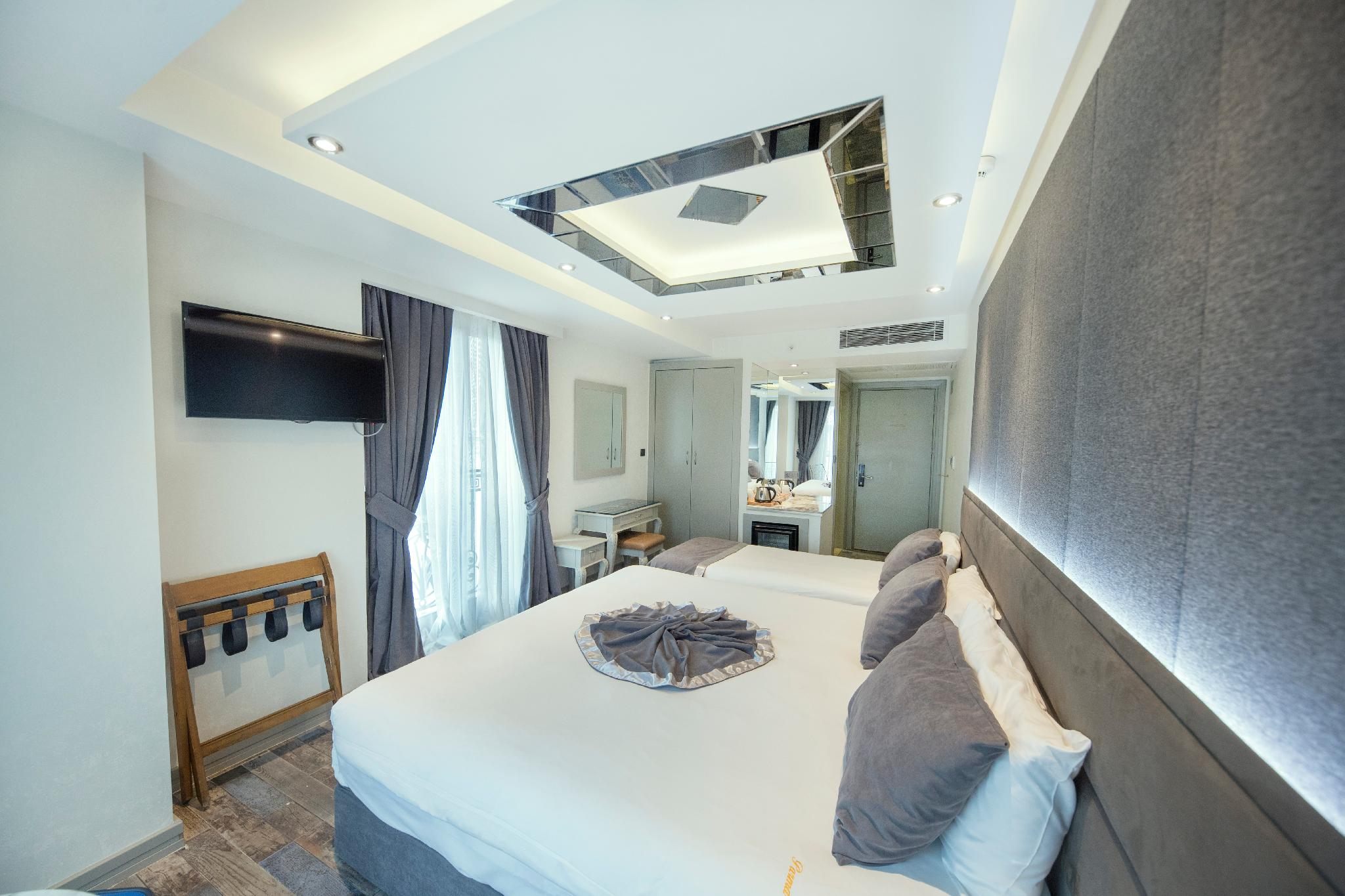 Family, Double Bed