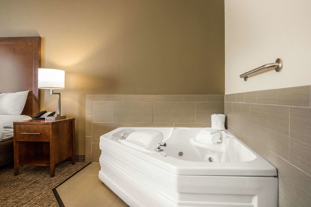 Comfort Inn La Porte, IN 5/26