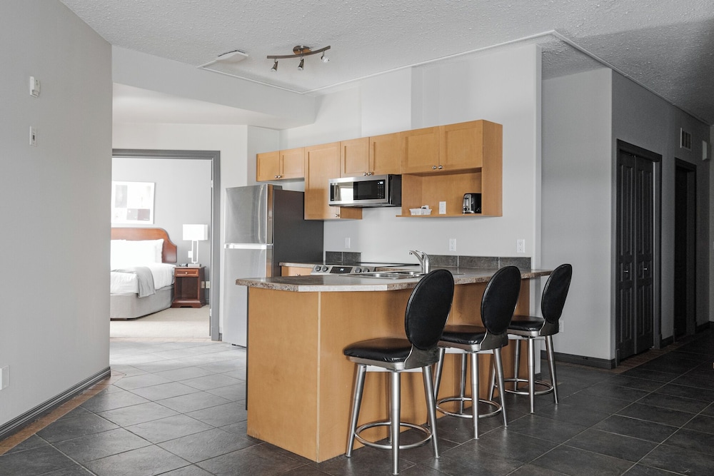 PODOLLAN REZ-IDENCE FORT MCMURRAY 6/50