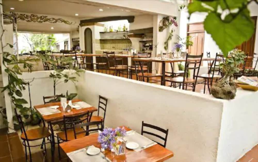 Hotel Boutique Casa los Cantaros 32/50