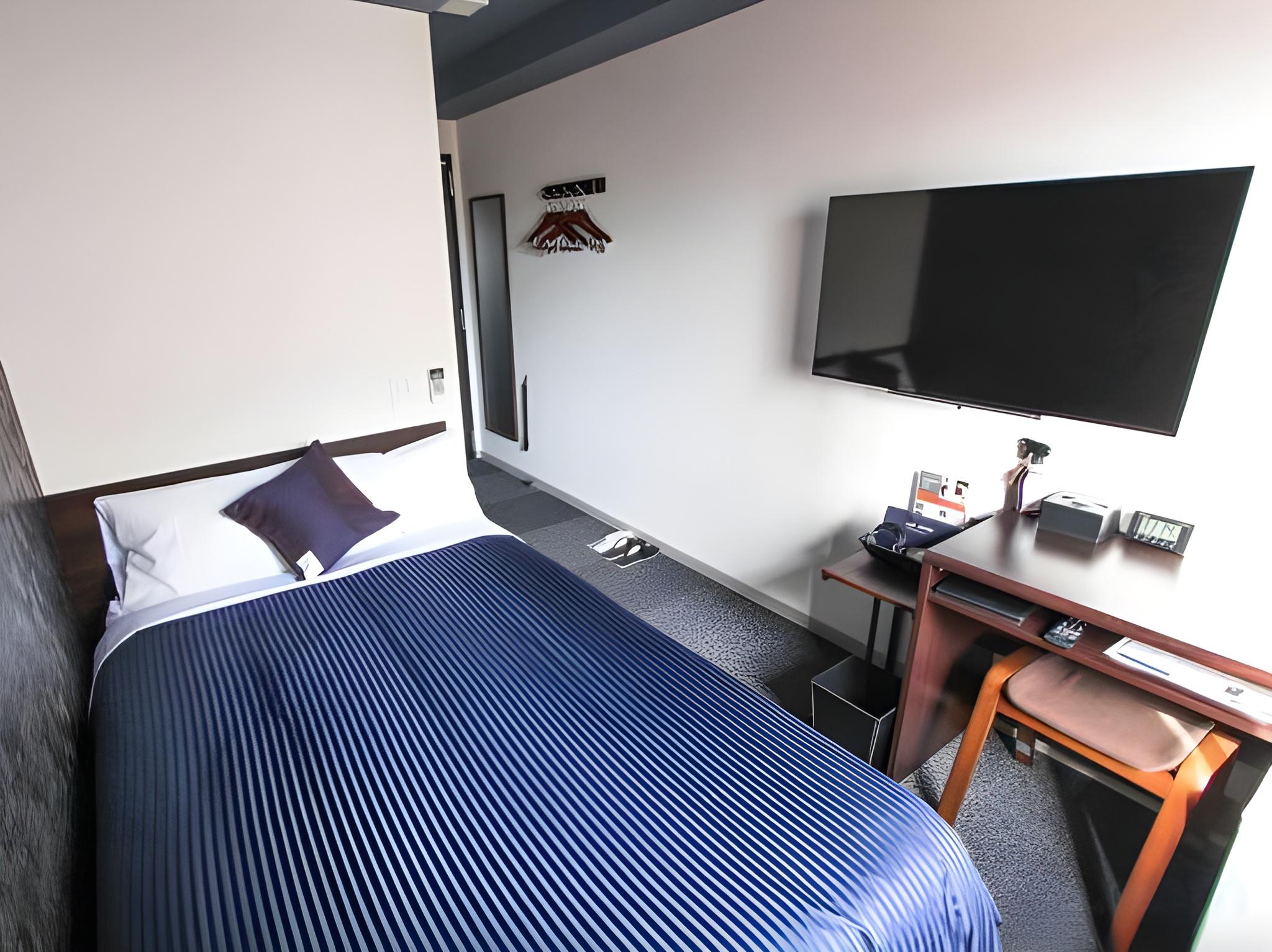 Semi Room, Single, Semi Double Bed