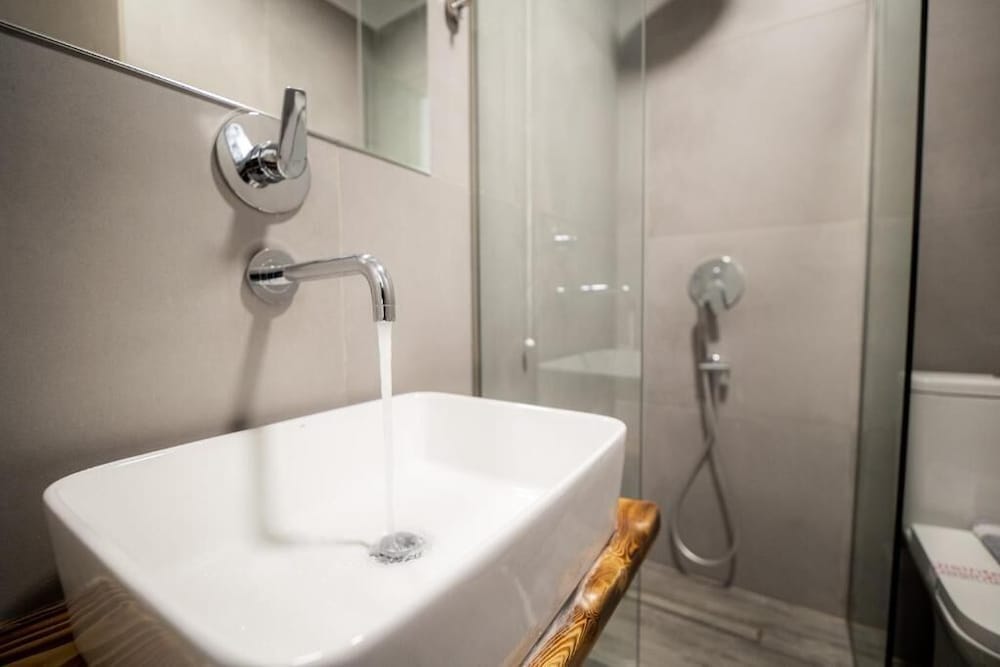 Philippos Hotel 63/63