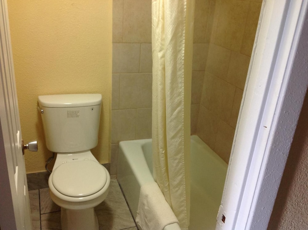 Executive Inn 22/45