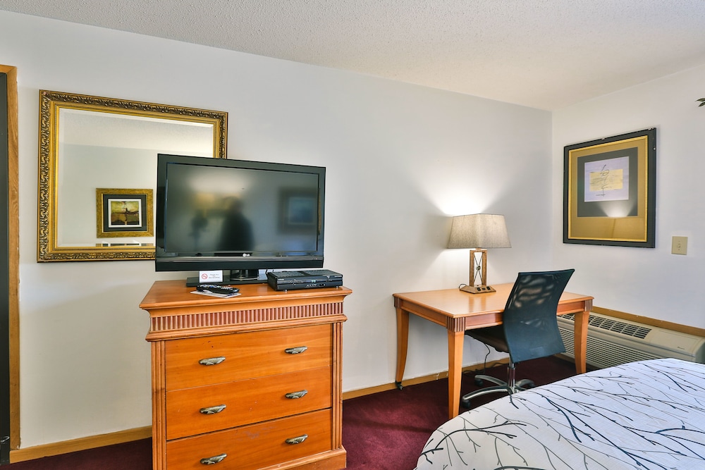 Amerivu Inn And Suites New Richmond 57/60