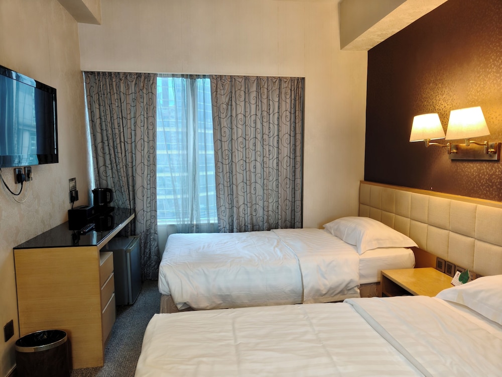 H1 Hotel 13/55