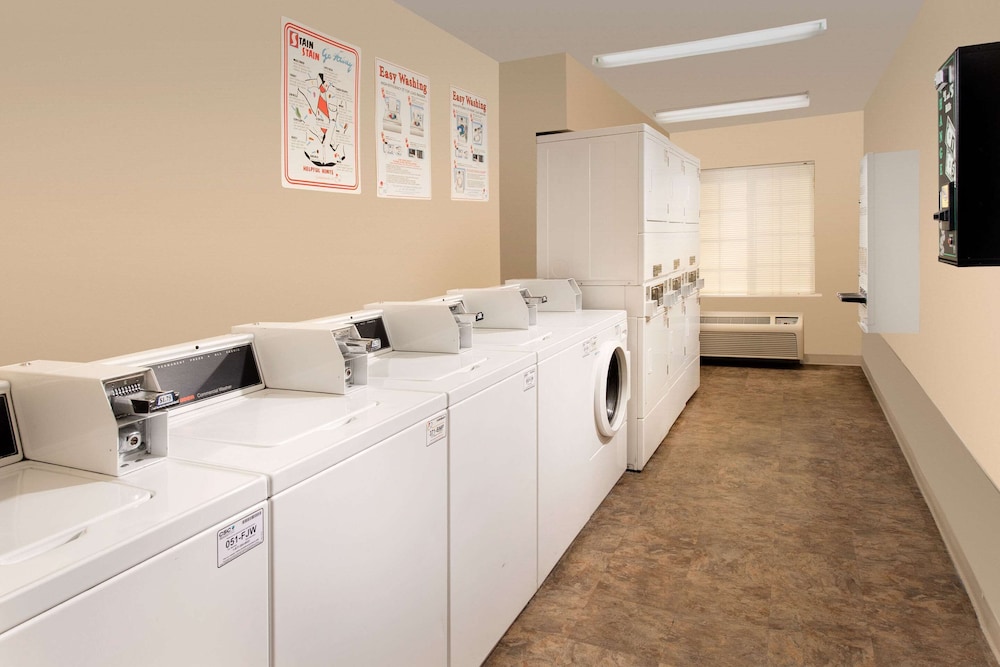 WoodSpring Suites Topeka 8/31