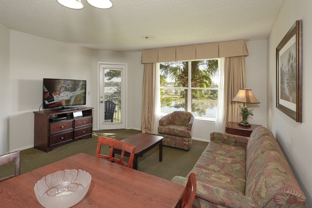 Parc Corniche Condominium Suites 32/62
