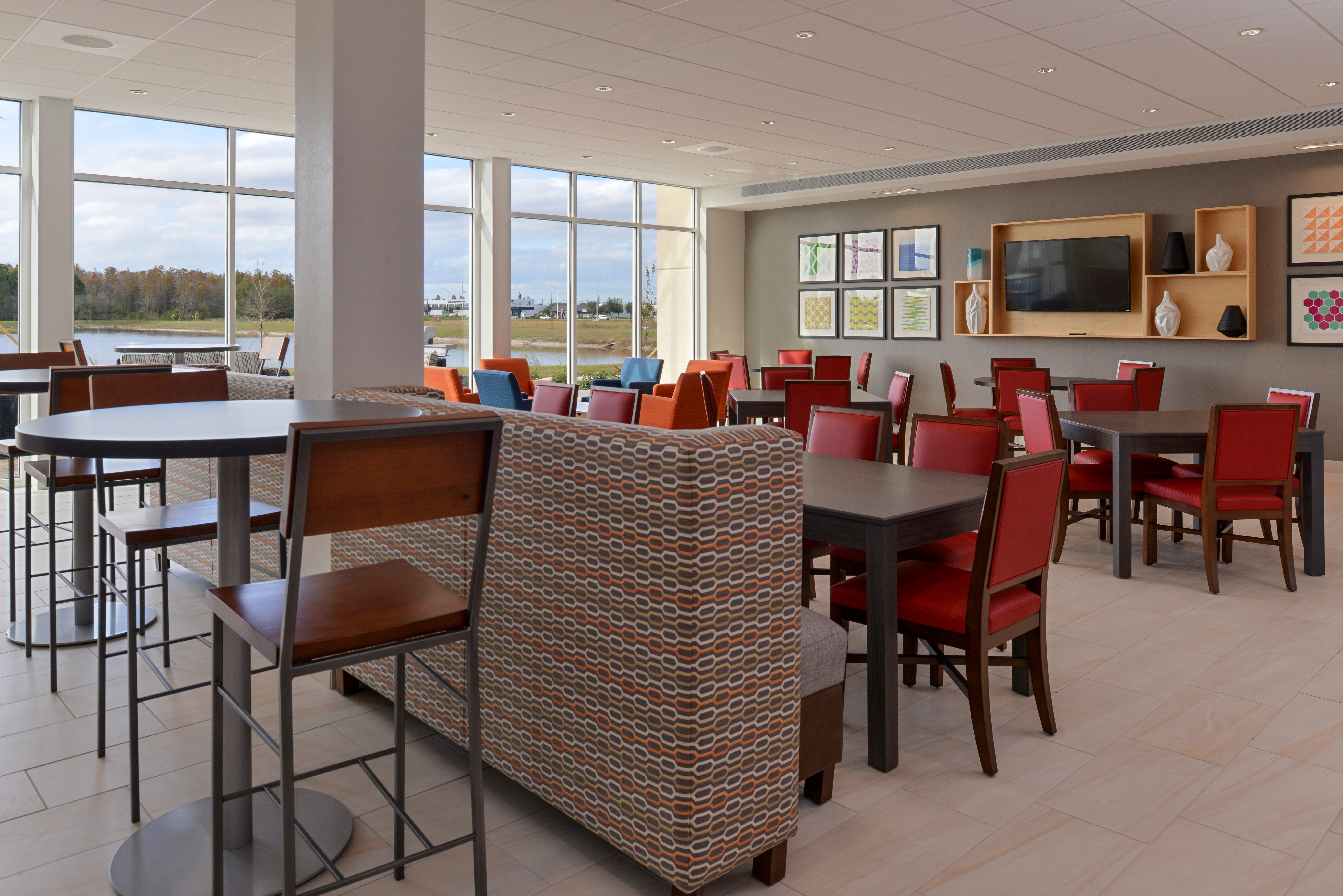 Holiday Inn Express & Suites Trinity 48/72