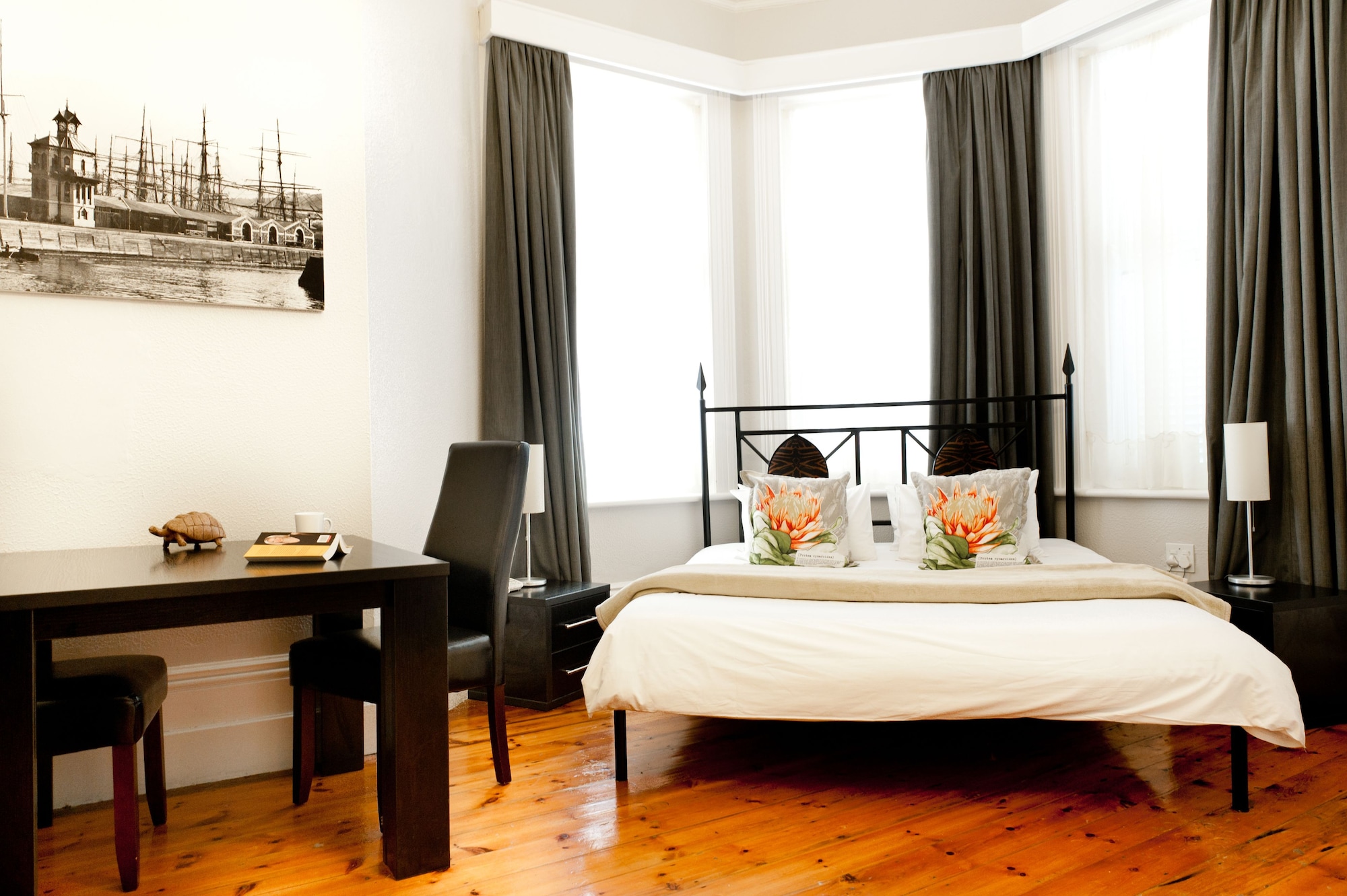 Deluxe, King Bed