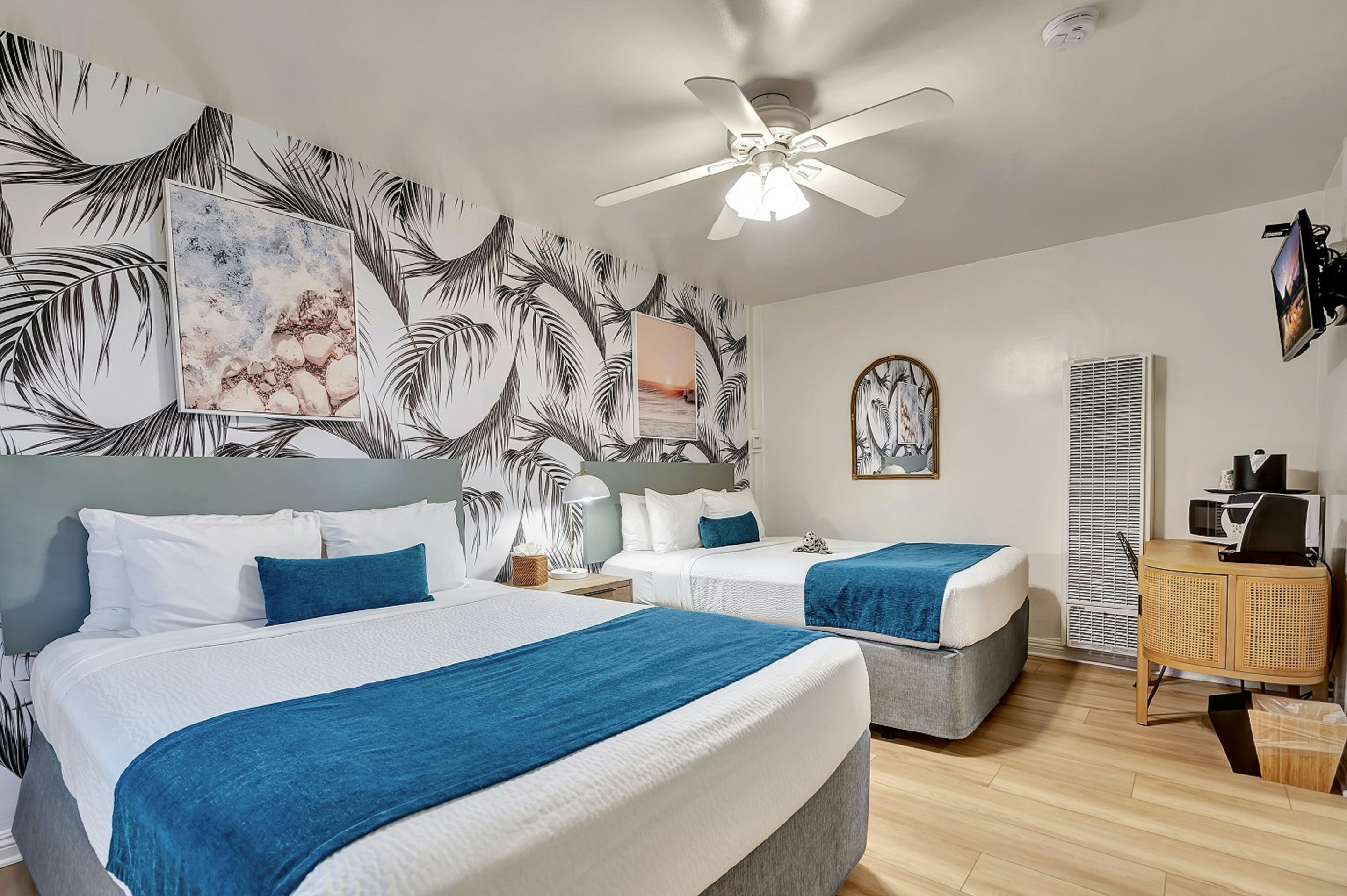 Santa Monica Hotel 30/61