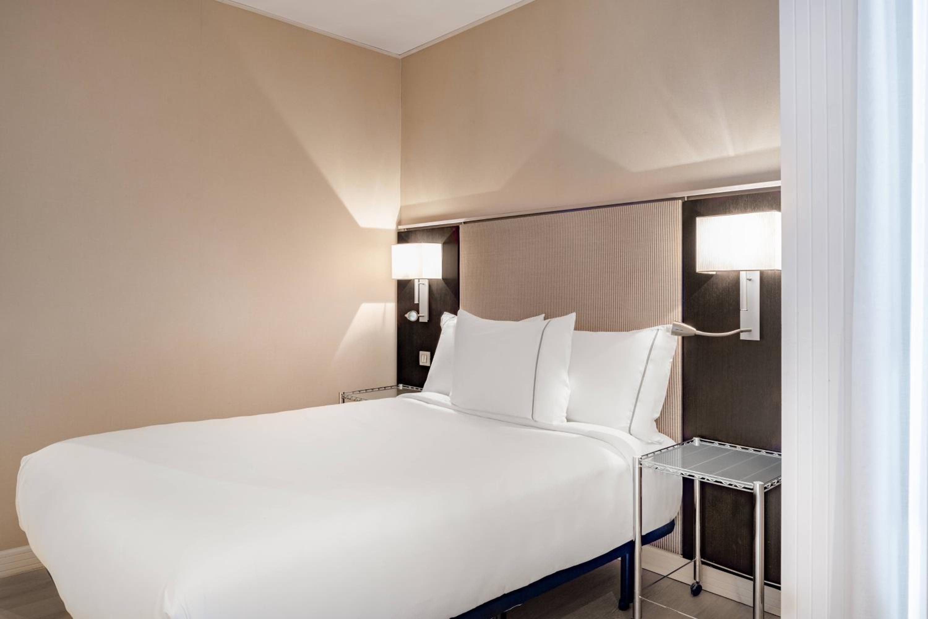Guest Room, Single, Twin Beds or Single Bed