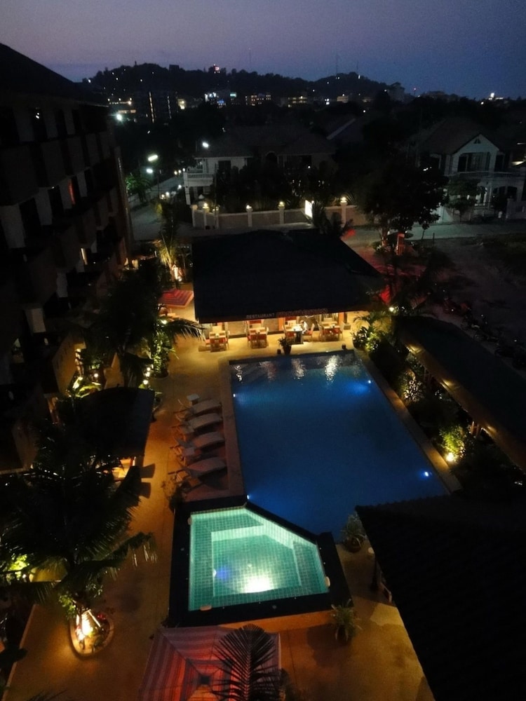 Akira Resort photo1