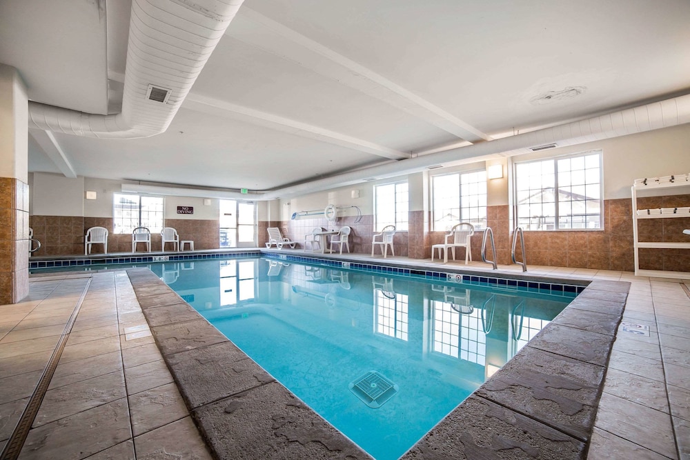 Comfort Inn & Suites Rock Springs-Green River, WY 27/39
